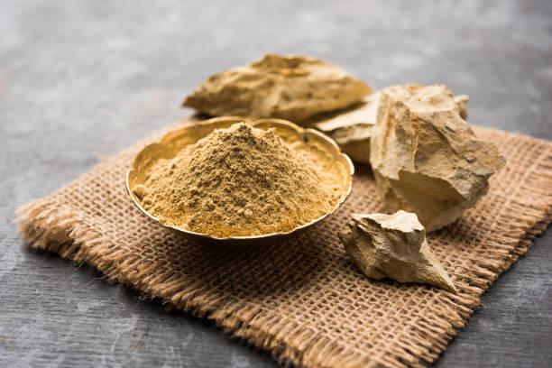 Multani Mitti vs. Chemical Scrubs: The Natural Choice for Exfoliation