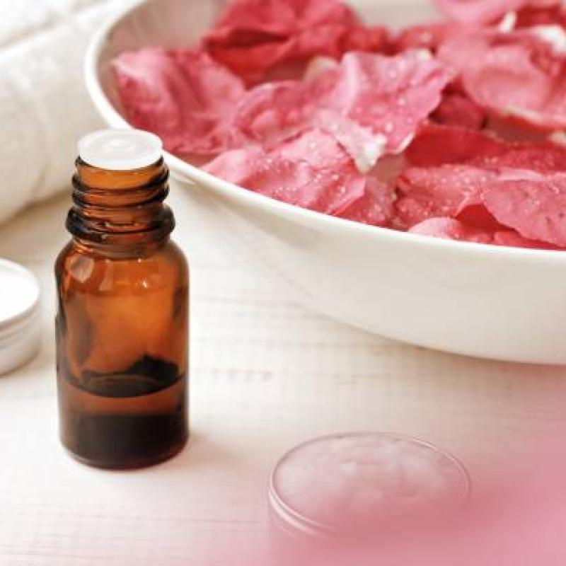 HERBODAYA  ROSE WATER: The secret weapon for poreless youthful skin
